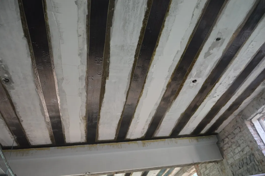 碳纖維布加固粘貼方法不同，加固的效果也不同