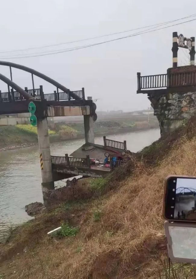 下載 (1) 下載 (1)