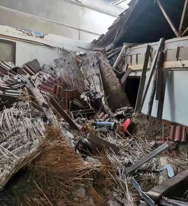 揪心！豆腐渣工程坍塌致3歲孩童身亡，引人深思