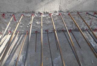 老師傅透露：植筋膠加固，為什么要一邊旋轉(zhuǎn)一邊植入鋼筋？