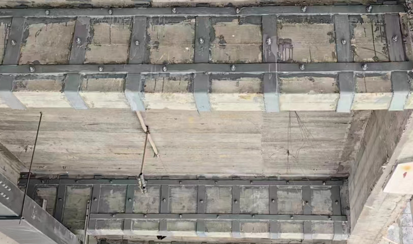 對于不同的混凝土表面，粘鋼加固的施工細(xì)節(jié)有這么多學(xué)問！